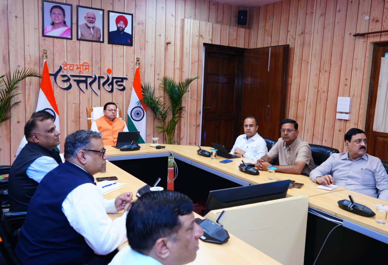 प्रदेश में निर्माण और नव निर्माण कार्यों में तेजी लाई जाए : सीएम